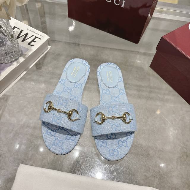 New Horsebit Women's Beach Slippers This Sandal Is Defined By A Light Gold Horse