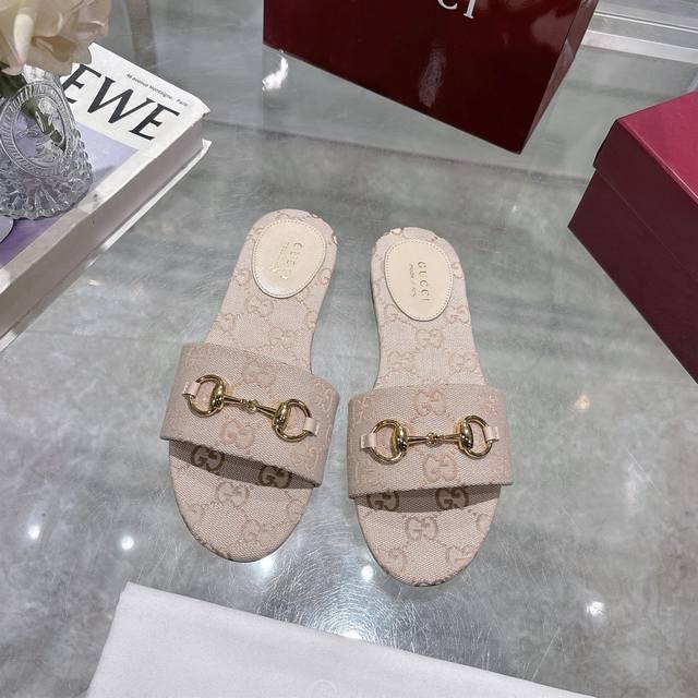 New Horsebit Women's Beach Slippers This Sandal Is Defined By A Light Gold Horse