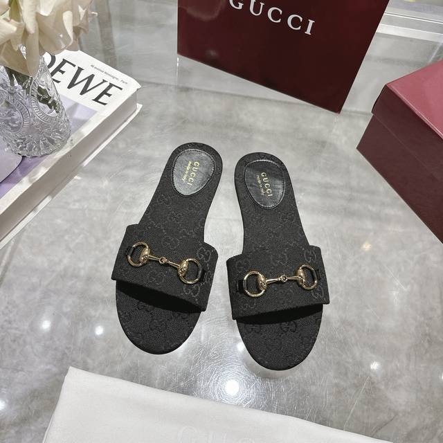 New Horsebit Women's Beach Slippers This Sandal Is Defined By A Light Gold Horse