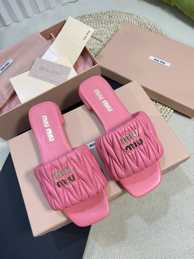miumiu Miu Miu New Slippers High Quality, Easy To Wear Even With Your Eyes Cl