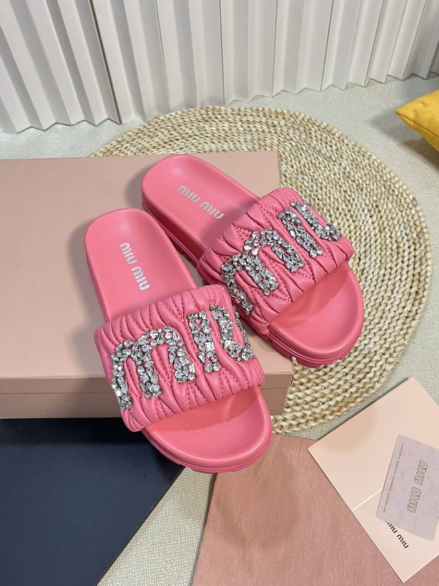 miumiu Miu Miu New Diamond Buckle Slippers High Quality Closed Eyes Entry Mad