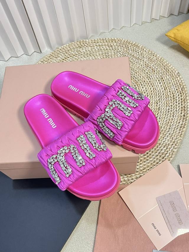 miumiu Miu Miu New Diamond Buckle Slippers High Quality Closed Eyes Entry Mad