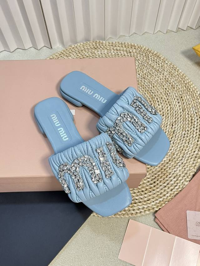 miumiu Miu Miu New Diamond Buckle Slippers High Quality Closed Eyes Entry Mad