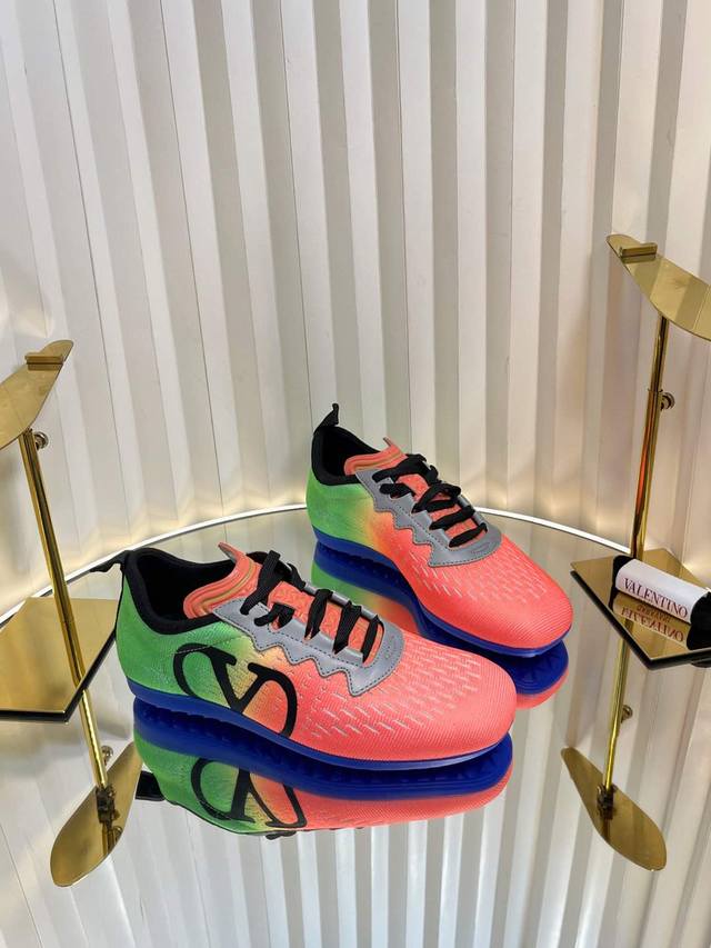 Top Version: Women's Valentino 2025 Valentino's Latest Spring Sports Shoes With