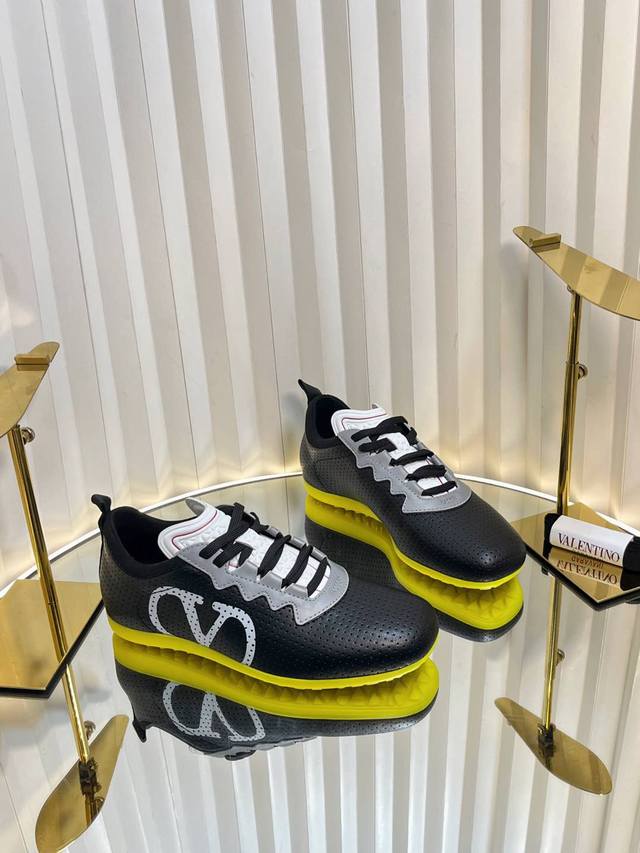Top Version: Women's Valentino 2025 Valentino's Latest Spring Sports Shoes With