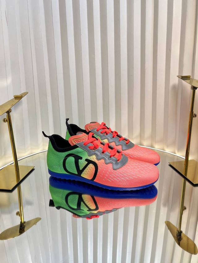 Top Version: Men's Valentino 2025 Valentino's Latest Spring Sports Shoes With Gr