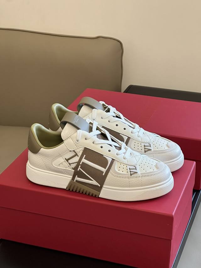 Factory: Valentin O 23 New Autumn And Winter Colors Are Online Couples' Top Vers
