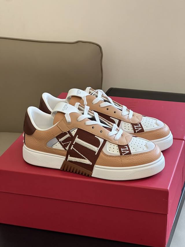 Factory: Valentin O 23 New Autumn And Winter Colors Are Online Couples' Top Vers