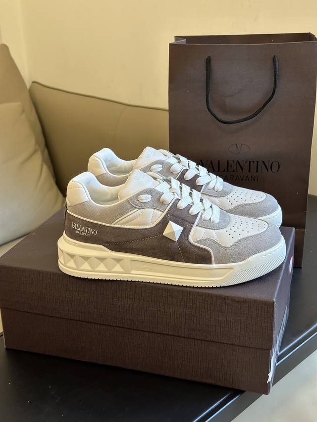 Factory Valenti No Fw23 New Arrival V One Stud Couple Sneakers New Autumn And Wi