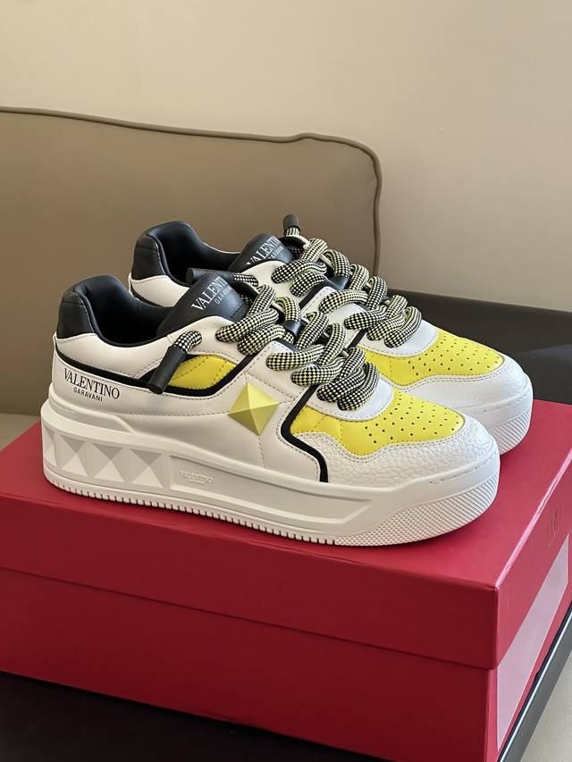 Factory: Valenti No Fw23 New Arrival V One Stud Couple Sneakers New Autumn And W
