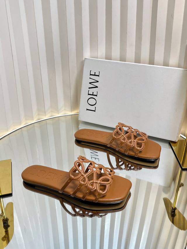 loew* Loewe 25Ss New Spring And Summer Slippers Are Very Popular. The Simple