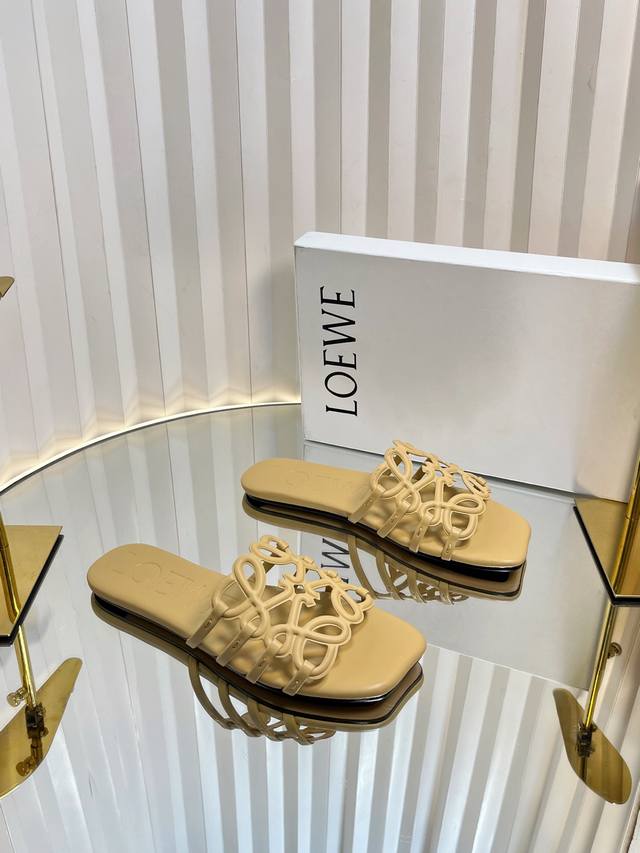 loew* Loewe 25Ss New Spring And Summer Slippers Are Very Popular. The Simple