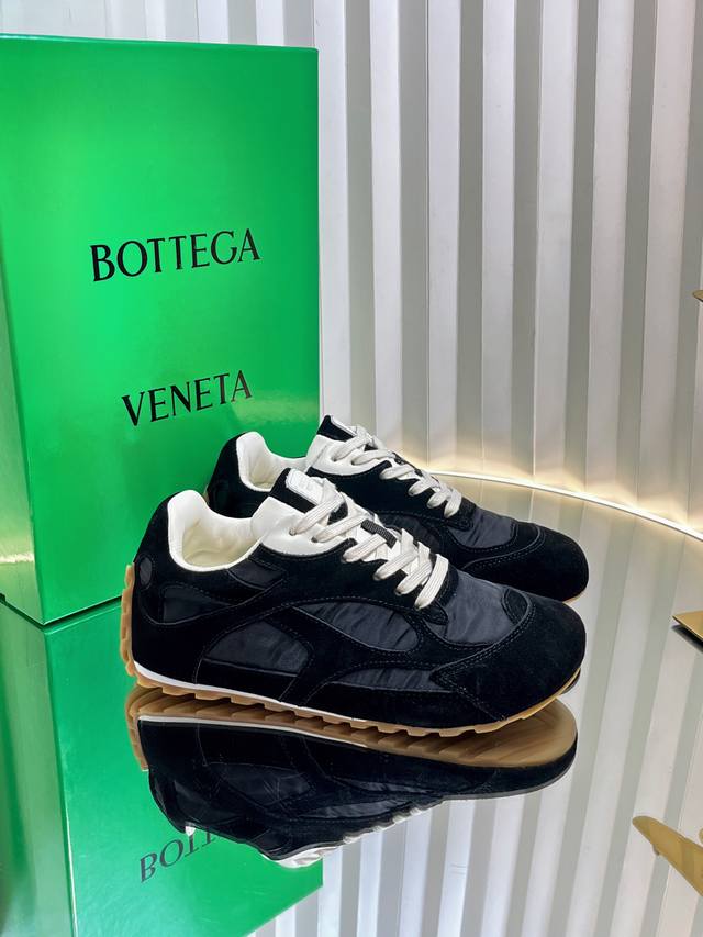Liu Wen's Same Style Bottega Veneta's Popular New Sports Shoes, Casual Shoes, De