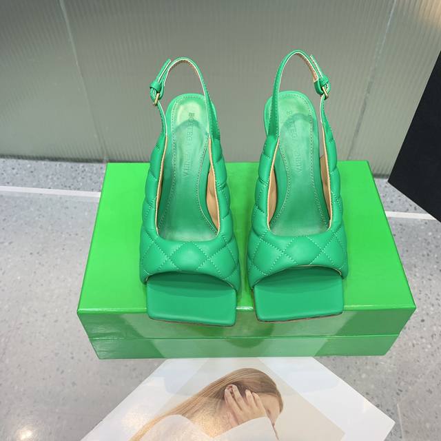 bottega Venetabv Square-Toed Sandals With Elastic And Comfortable Sponge Insi