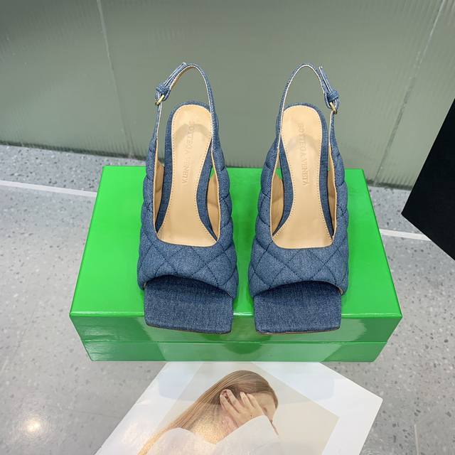 bottega Venetabv Square-Toed Sandals With Elastic And Comfortable Sponge Insi