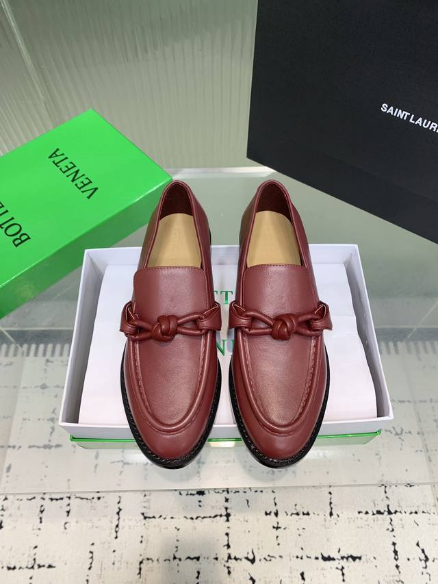 bottega Venetabv Astaire Series Knotted Loafers Are Easy And Fashionable To W