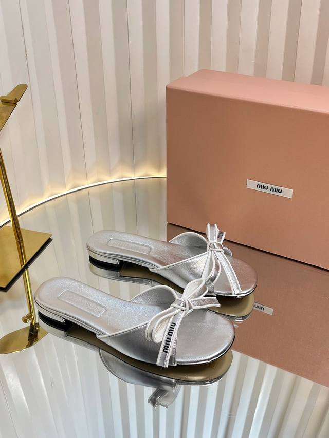 miumiu25Ss Spring And Summer Miu Miu Bow Slippers Pure Leather Sandals Simple