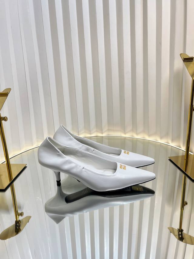 miu Mi* Miu Miu 25Ss New Spring And Summer Pointed High Heels . A Popular Mod