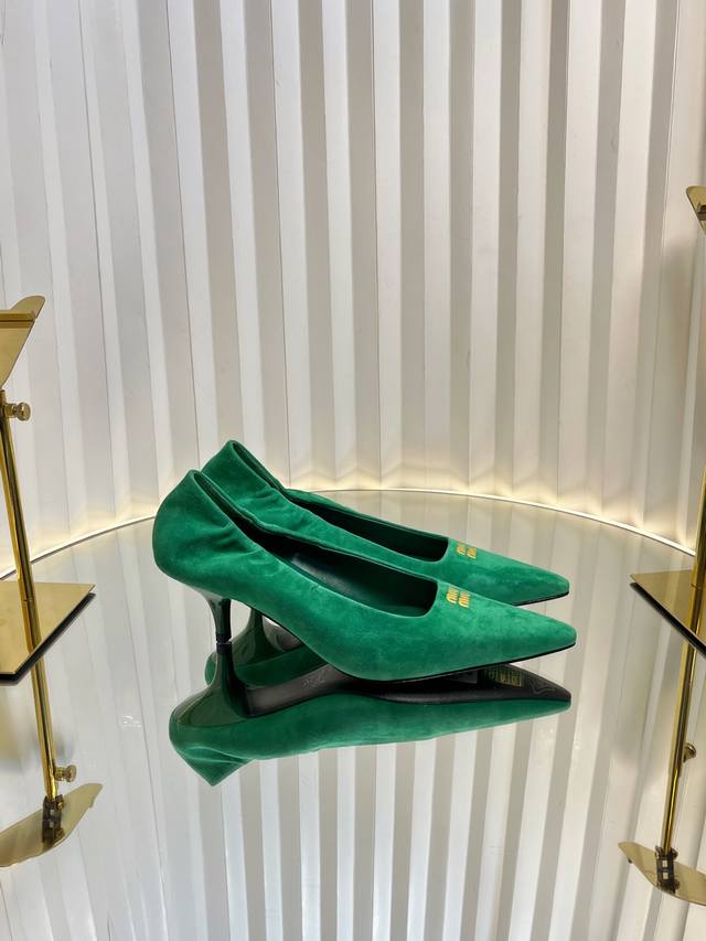 miu Mi* Miu Miu 25Ss New Spring And Summer Pointed High Heels . A Popular Mod