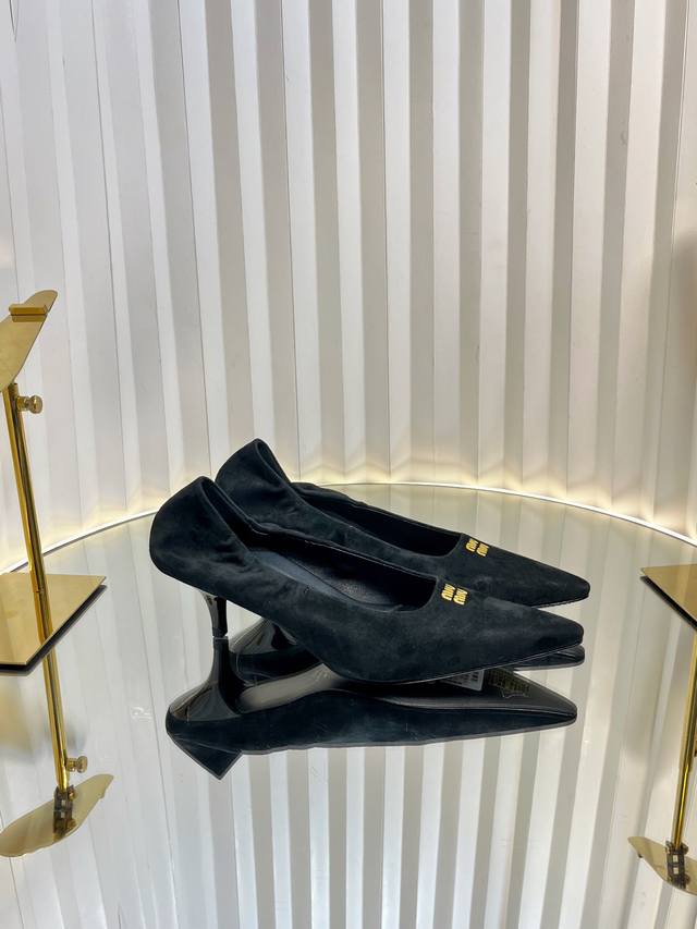 miu Mi* Miu Miu 25Ss New Spring And Summer Pointed High Heels . A Popular Mod