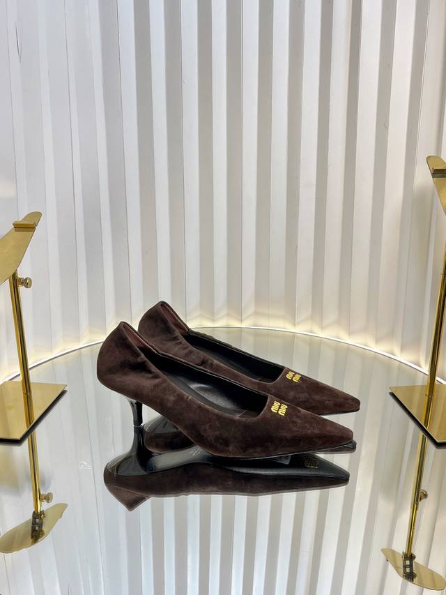 miu Mi* Miu Miu 25Ss New Spring And Summer Pointed High Heels . A Popular Mod