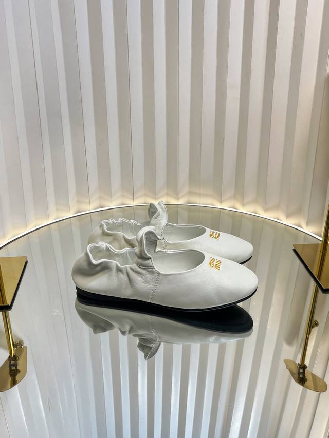 miumiu Miu Miu 25Ss Early Spring New Catwalk New Slip-On Loafers Mary Jane Ba