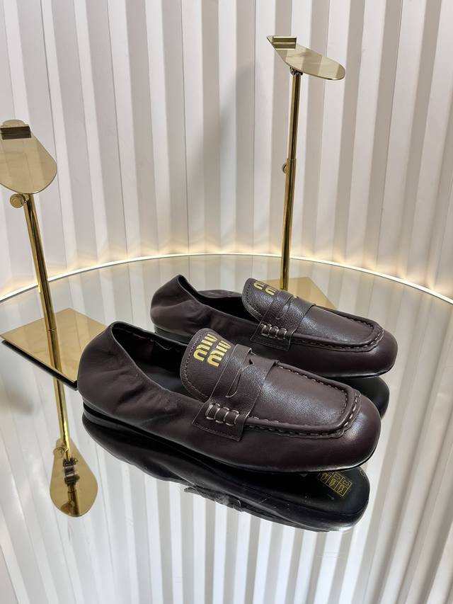 miu Miu 24Ss Autumn And Winter Brogue Square Toe Loafers This Brogue Has Simp
