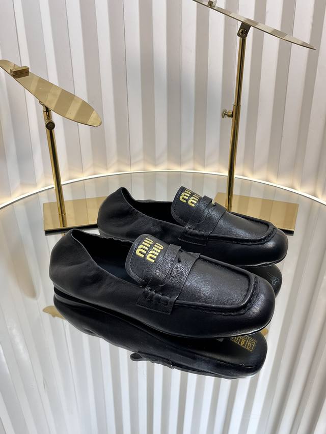 miu Miu 24Ss Autumn And Winter Brogue Square Toe Loafers This Brogue Has Simp