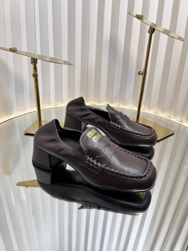 miu Miu 24Ss Autumn And Winter Brogue Square Toe Loafers This Brogue Has Simp