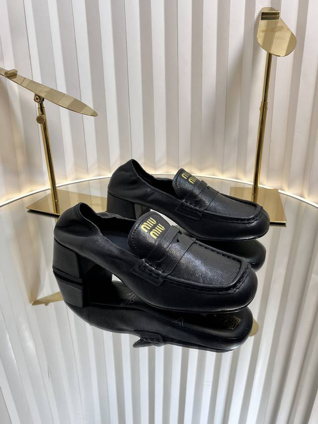 miu Miu 24Ss Autumn And Winter Brogue Square Toe Loafers This Brogue Has Simp