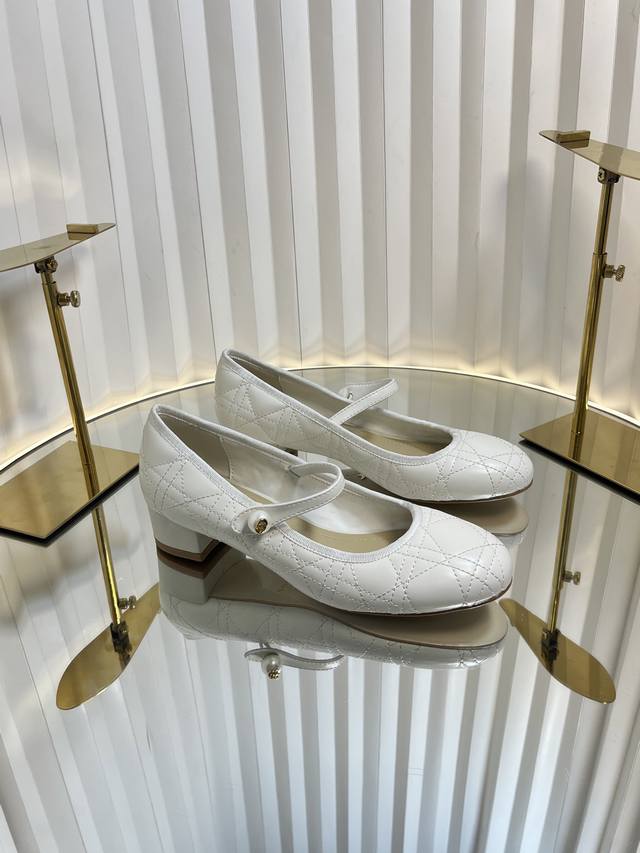 Dior 2025 Spring And Summer Haute Couture Series New Ballet Iconic Electric Embr