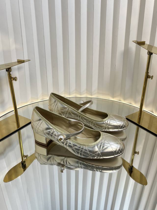 Dior 2025 Spring And Summer Haute Couture Series New Ballet Iconic Electric Embr