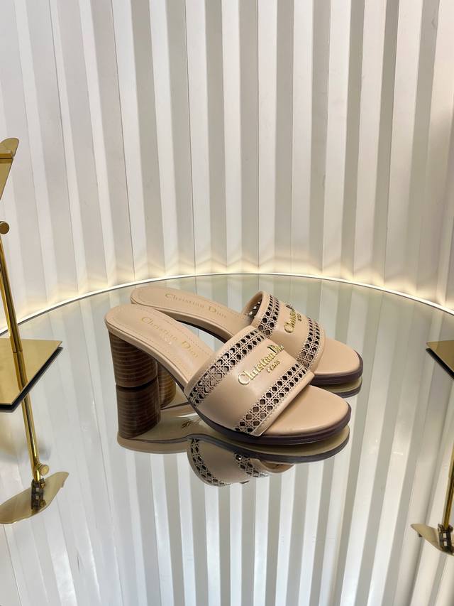 dio* 25 Dior Leather Punch Letter Slides This Dway Cotton Sandal Is A Classic