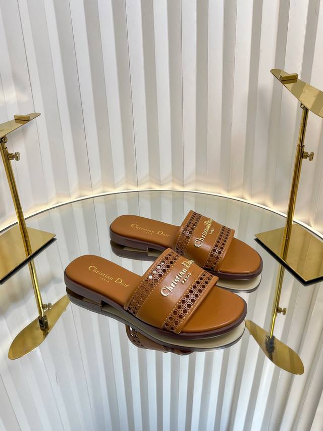 dio* 25 Dior Leather Perforated Letter Slides A Classic Style, This Dway Cott