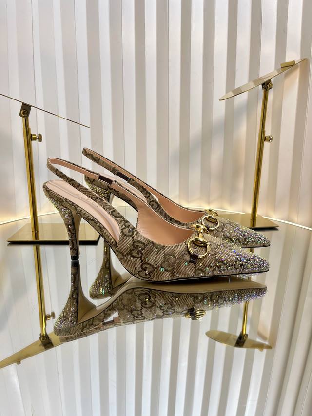 gucci Horsebit Shallow Sandals And High Heels. This Shoe Is Carefully Embelli