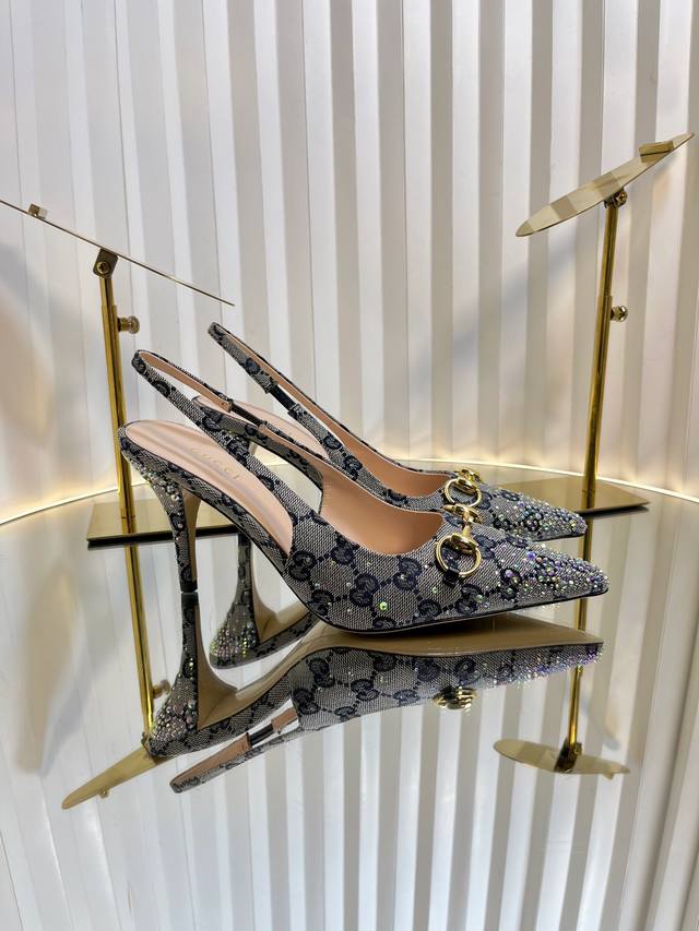 gucci Horsebit Shallow Sandals And High Heels This Shoe Is Carefully Embellis