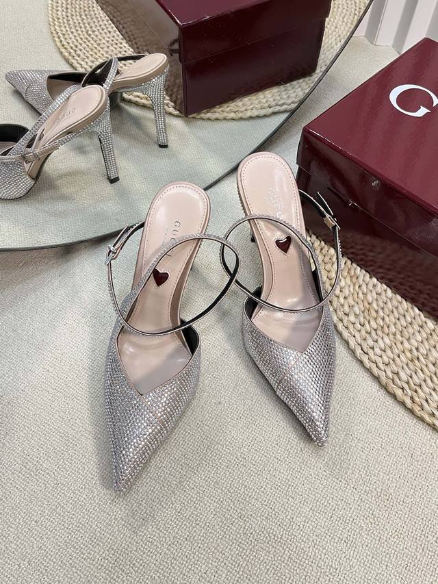 gucci 24Ss Spring And Summer New G-Style Pointed Toe Full Diamond Cross V-Sha