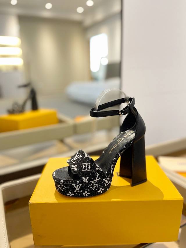 Latest L Home Latest Paris Catwalk Sandals Exclusive Model Perfect Last + Waterp