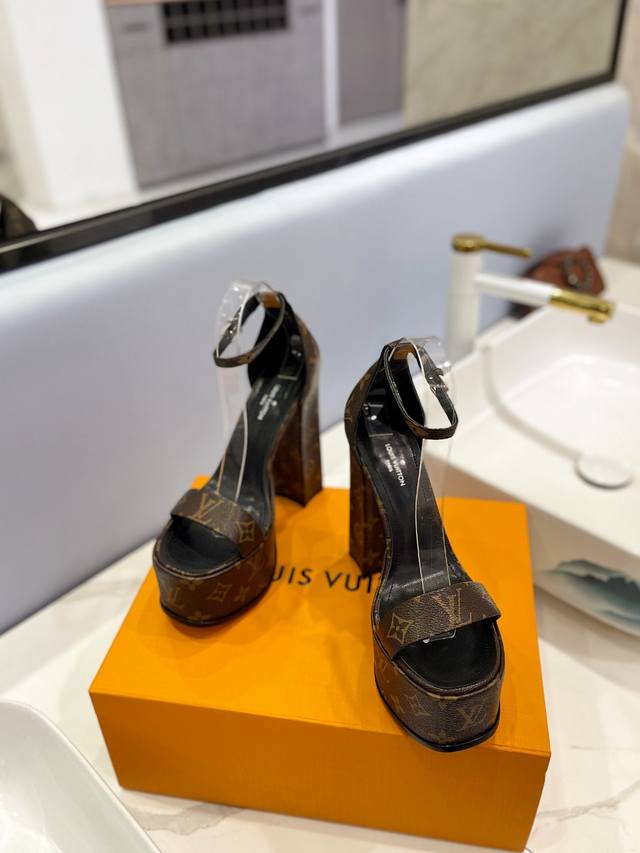 Factory Loui& Vuitto& Lv European And American Style Fashion Sandals++= The Late