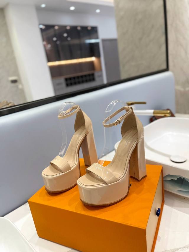 Factory Loui& Vuitto& Lv European And American Style Fashion Sandals++= The Late