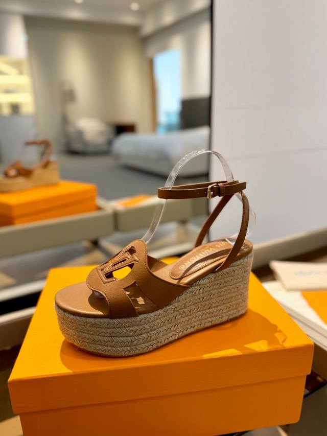 Factory: Lv Denim Series Latest Catwalk Thick-Soled Hemp Rope Sandals Hong Kong