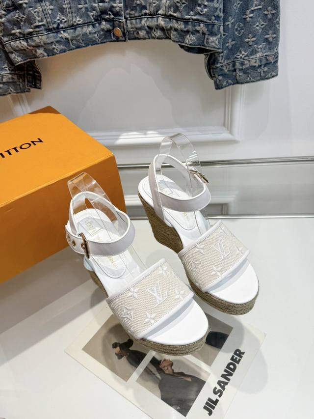 Factory Louis Vuitton's Latest Catwalk Thick-Soled Sandals Hong Kong Original Pu