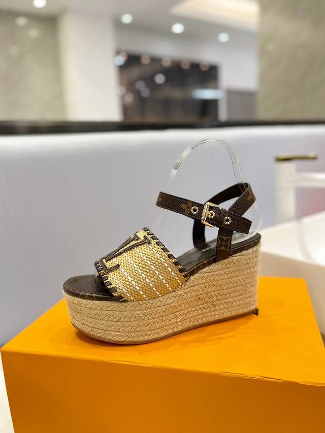 Factory Louis *Uitton Exclusive New Model, The Latest Catwalk Model, Thick-Soled