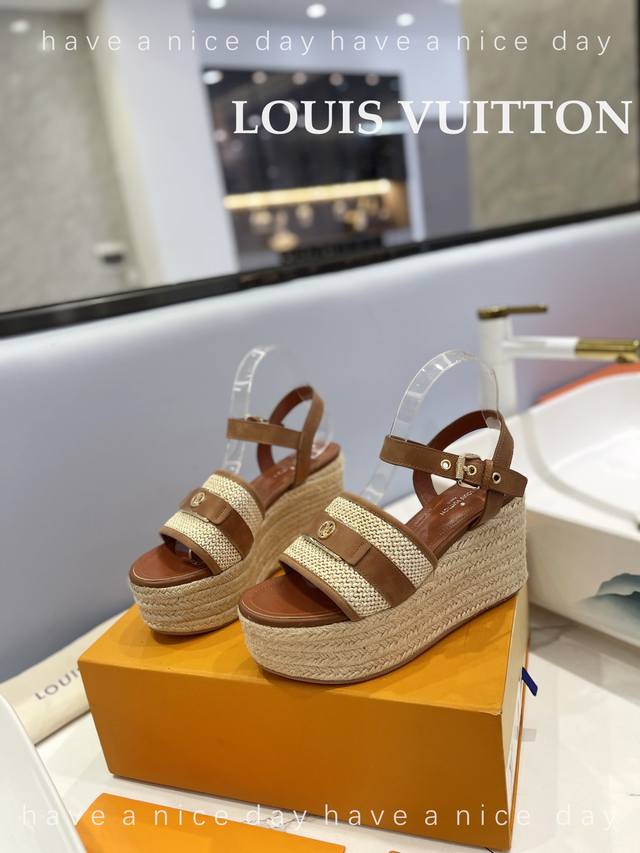 Factory Loui*Vuitton's Latest Catwalk Thick-Soled Sandals Hong Kong Original Pur