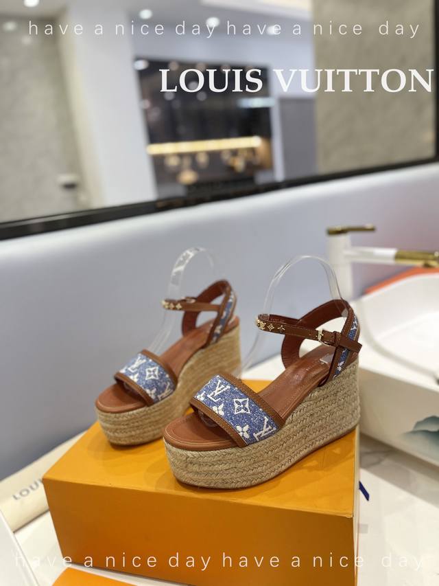 Factory Loui*Vuitton's Latest Catwalk Thick-Soled Sandals Hong Kong Original Pur