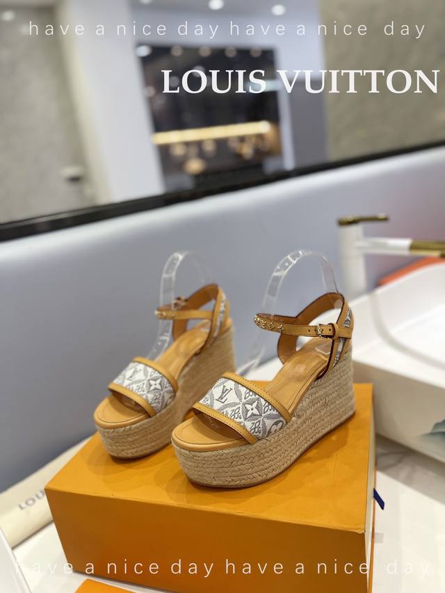 Factory Loui*Vuitton's Latest Catwalk Thick-Soled Sandals Hong Kong Original Pur