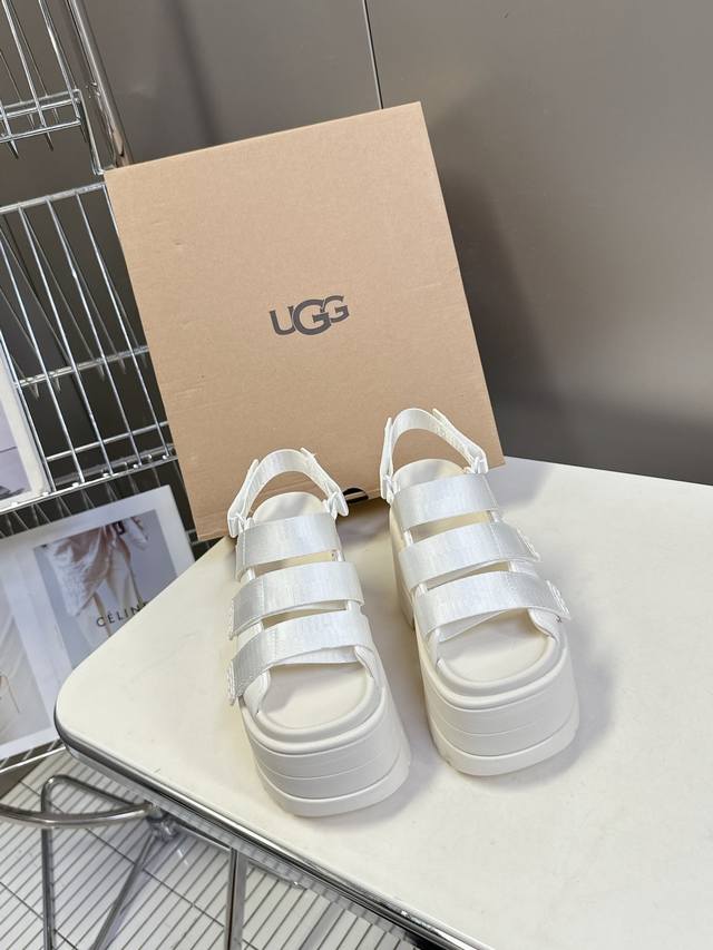 ugg The Latest Platform Thick-Soled Slippers For Spring And Summer A Pair Of