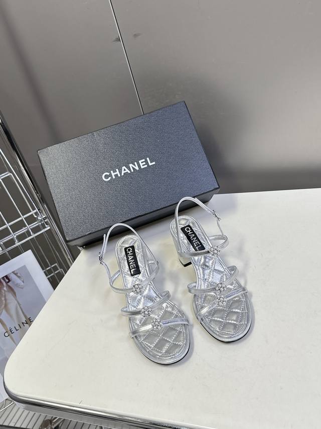 Chanel's Latest Spring And Summer Thick-Heeled Sandals Many Internet Celebrities