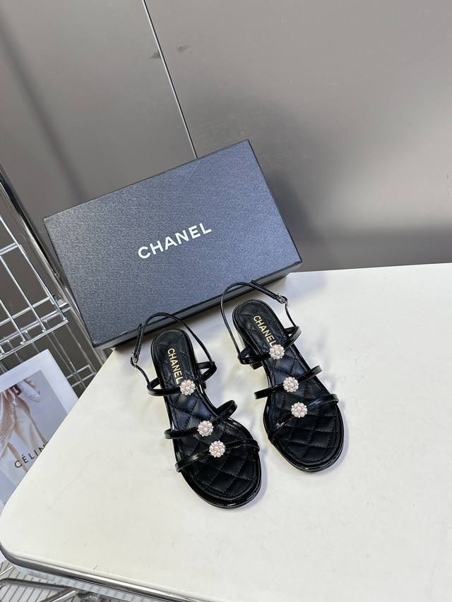 Chanel's Latest Spring And Summer Thick-Heeled Sandals Many Internet Celebrities