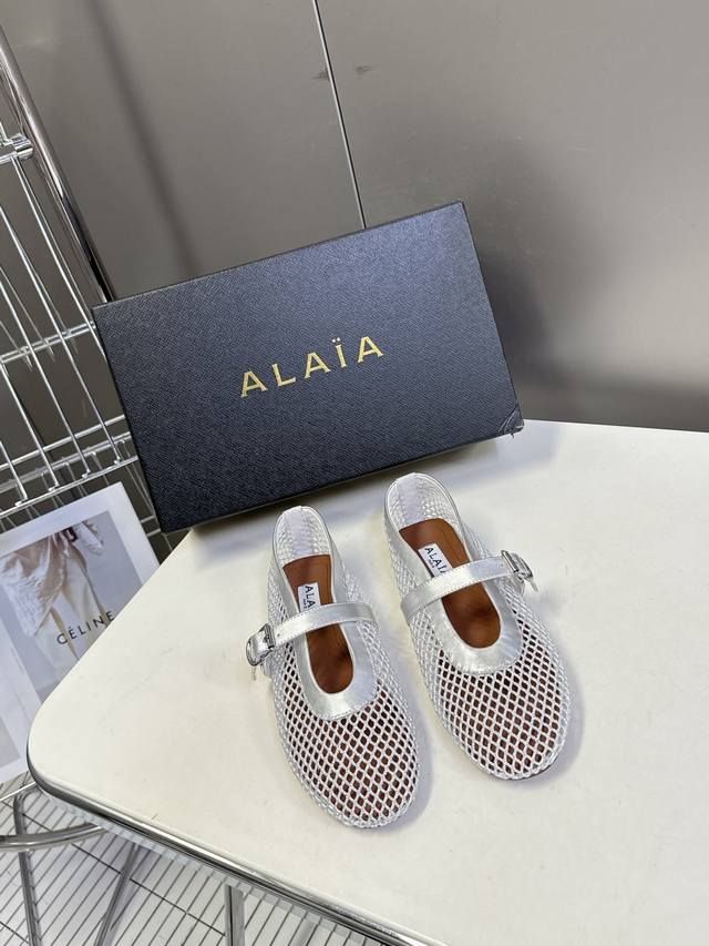 alaiaalaia's Classic Catwalk Style Flat Mesh Ballet Shoes Are Popular All Ove